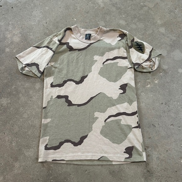 Tee Swing Other - Vintage 90s Woodland Desert Camo Tee Swing T-Shirt Mens Small Military Patch USA